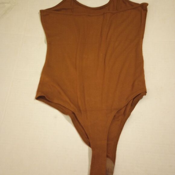 - ✨ New double zero spaghetti strap bodysuit - Picture 8 of 12